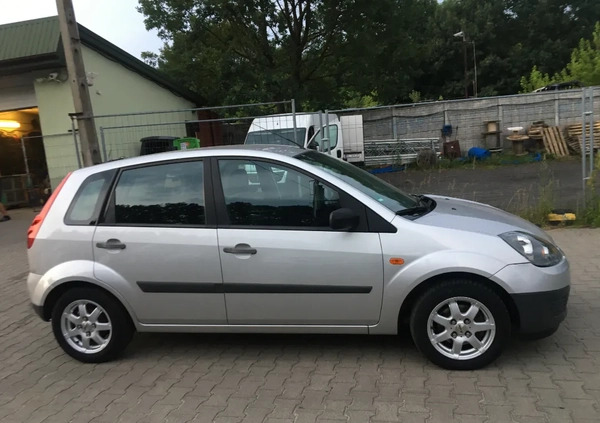 Ford Fiesta cena 9900 przebieg: 206950, rok produkcji 2007 z Włoszczowa małe 301